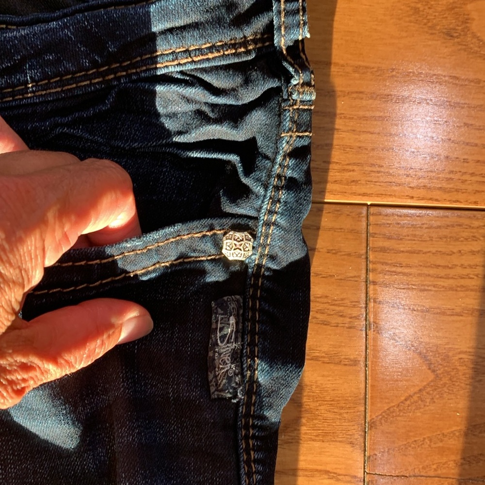 Silver Suki mid straight 18 x 32” jeans in GUC - Picture 4 of 8